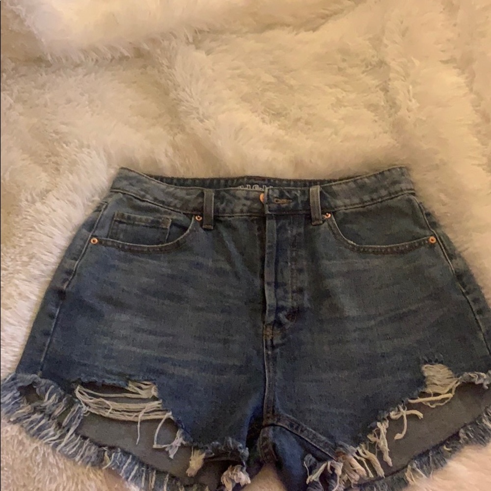 Cutoff shorts